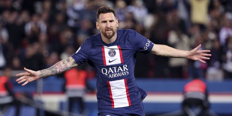 Messi khoác áo PSG ngay sau khi rời Barca