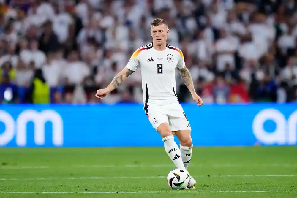 Real Madrid từ sao trẻ Bayern đến ông chủ tuyến giữa Bernabéu